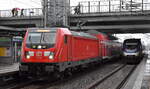 DB Regio AG - Region Nordost mit der  147 006  [NVR-Nummer: 91 80 6147 006-1 D-DB] und der RB 32 nach Oranienburg im Bahnhof Berlin Hohenschönhausen am 12.01.23
