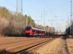 442 625 und 442 125 als RB 22 (RB 28817) aus Berlin Schönefeld Flughafen kommend in Richtung Potsdam Hauptbahnhof bei Diedersdorf auf dem südlichen Berliner Außenring am 11. Januar 2014. 
Danke für den Gruß. 

