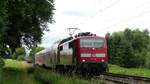 Ab und An kommt es auch mal zu Einsätzen von 111ern auf der Main-Lahn Bahn, wie hier diese 111 auf dem RE20 Limburg - Frankfurt am 19.6.2018 zwischen Eschhofen und Lindenholzhausen.