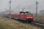 120 201-9 mit RE 4306 (Hanse-Express)von Rostock Hbf nach Hamburg Hbf bei der Durchfahrt in Sildemow.18.03.2012