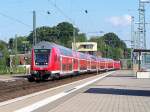 Der Ems-Leine-Express fhrt gerade ion Minden(Westf) ein. GEschoben von 146 124-8. 20.09.08