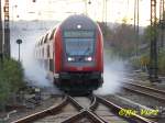 RE 6 Westfalen-Express (Dsseldorf-Minden) geschoben von der 146 008-8, kam heute qualmend in Bochum Hbf an. Danach war die Reise wegen Betriebsstrung zu Ende. 23.10.2007.