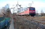 Am 8.1.2008 schiebt 111 113-7 ihren Zug nach Mnchengladbach.