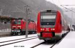 Basistreffen - BR143+Dosto der S-Bahn Dresden auf Linie S3 und BR612+612 der RegioDB auf Linie RE3 treffen sich im Bf. Tharandt am Fue des Tharandter Waldes (02.01.2010)  