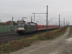 DB 182 505-8 mit der RB 16315 von Eisenach nach Halle (S) Hbf, am 17.10.2015 in Erfurt-Azmannsdorf.