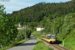 Wagen 903 mit einem weiteren Wagen als S41 nach Karlsruhe Tullastrae beim Einfahrsignal Forbach (Schwarzwald).