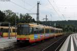 Wagen 806  Handwerkskammer Karlsruhe  verlsst mit einem weiteren Triebwagen Bruchsal Richtung Karlsruhe Hbf.