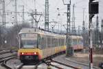 KARLSRUHE, 27.02.2012, Wagen 920 als S31/Eilzug nach Freudenstadt Hbf bei der Einfahrt in den Hauptbahnhof    