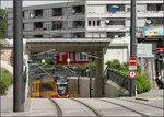 Im Trog unter den Bahnlinie hindurch -    Kunstbauwerke wurden notwendig um die Heilbronner Stadtbahn-Nordstrecke unter den beiden Bahnlinien hindurch zu führen.