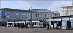 Begegnung am Königsplatz -    Zwei RegioTrams im Zentrum von Kassel.
