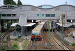 Zwei BR 481 der S-Bahn Berlin als S7 nach Ahrensfelde (S) stehen in ihrem Startbahnhof Potsdam Hbf auf Gleis 6.