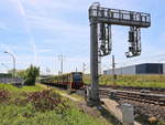 S Bahn Berlin 484 00? am Einfahrtsignal zum Bahnhof Berlin Flughafen Schönefeld am 21. Mai 2020