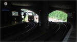 Eintauchen - 

... in die Dunkelheit des überbauten östlichen Teil des Bahnhofes Berlin-Gesundbrunnen. Der S-Bahnzug der Baureiche 483/484 ist auf der S41 unterwegs.

14.07.2023 (M)