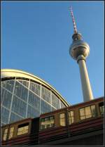 Unter dem Fernsehturm -    Berlin Alexanderplatz -     20.08.2010 (J)