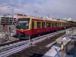 S5 nach Postdam HBF in Berlin Charlottenburg am 15.03.2013. Kurz vor Einfahrt des Zuges aus der Gegenrichtung, da hatte ich also gerade noch Glck.