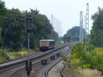 Ein Kurzzug der BR 485 als S46 nach Westend erreicht gerade den Betriebsbahnhof Schneweide. 31.8.2013