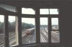 Wannseebahn 1989.Blick vom Stellwerk  Zfm  auf dem Bahnhof Zehlendorf,auf einen Zug von Wannsee kommend nach Anhalter Bahnhof.Das Stellwerk ist seit 2003 ausser Betrieb.(Archiv P.Walter)