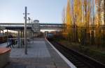 BERLIN, 12.11.2008, Bahnsteig des S-Bahnhofs Storkower Straße