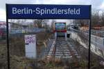 BERLIN, 27.02.2009, S-Bahnhof Berlin-Spindlersfeld mit S47 im Hintergrund