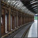 Kunstvolle Wand -

S-Bahnhof Hackescher Markt in Berlin-Mitte. 

18.08.2010 (J)