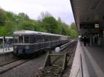 Im Bahnhof Pinneberg steht auf dem S-Bahngleis der ET171082 zur Weiterfahrt nach Poppenbttel whrend der Stadtrundfahrt am 09.05.2010