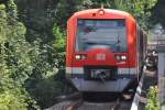 HAMBURG, 02.08.2014, S1 nach Wedel bei der Einfahrt in den S-Bahnhof Othmarschen