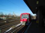 Ein 474 in DT bei der Einfahrt als S 3 Pinneberg - Stade in Veddel am 2.01.09.