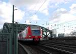Zug der Kölner S-Bahn auf der Hohenzollernbrücke, kurz vor der Einfahrt in den Hauptbahnhof. 10.1.2014