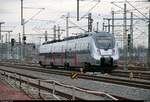 Nachschuss auf 1442 161 (Bombardier Talent 2) der S-Bahn Mitteldeutschland (MDSB II | DB Regio Südost) als S 37854 (S8) von Halle(Saale)Hbf nach Lutherstadt Wittenberg Hbf, die das Gleisvorfeld