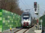 Grün und grau. Die von DB Regio betriebene S-Bahn Mitteldeutschland, die mit der Eröffnung des Citytunnels in Leipzig am 15.12.2013 ihren Betrieb aufnahm, bringt ein neues Design mit sich. Grundfarbe in Print- und Onlinemedien ist ein seichtes grün. Die Fahrzeuge präsentieren sich in metallicgrau mit grünen Türen, die Innenausstattung allerdings in Standard-DB-Regiofarben (blau). Alles in allem ist hier ein schlüssiges neues Design entstanden, das Hoffnung macht - auf neue Farben im S-Bahn-Betrieb verschiedenster Regionen, die sich heute nur noch im rot-weissen DB-Standarddesign zeigen. 1.2.2014, Stötteritz