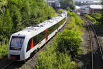 Die von Abellio-NRW betriebene S 7 fährt in Solingen Grünewald ein.