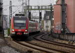 422 056 und ein weiterer Triebzug der Baureihe als S 6 nach Essen.