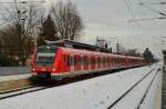 Auf Leerfahrt ist der 422 528-0 hier in Kleinenbroich in Richtung Mönchengladbach unterwegs.