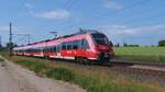442 344 der DB Regio Nordost als S3 nach Güstrow kurz nach der Ausfahrt aus dem Bahnhof Kavelstorf.
Aufgenommen im Juni 2023.