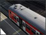 Von oben -    Kurz vor der Abfahrt im S-Bahnhof Stuttgart-Zuffenhausen.