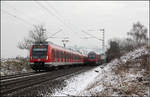 . Statt Raureif ein bisschen Schnee -

... aber ohne Sonne, dafür hat sich ein Dosto ins Bild geschmuggelt. Begegnung bei Weinstadt-Endersbach.

03.01.2017 (M)