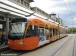 Saarbahn mit neuer Werbung. Die Aufnahme des Foto war am 28.08.2010 in Saarbrcken an der Haltestelle Hauptbahnhof.