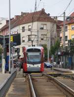 Bitte festhalten...es geht abwärts....Ein ganz schönes Gefälle muß die Saarbahn in der Lebacher Straße in Saarbrücken meistern.