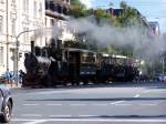 Ein echter Schnappschuss. Stellt euch vor, ihr steht mit dem Auto an der Ampel und pltzlich kreuzt ein Dampfzug euern Weg. Meterspurdampf im Darmstdter Stadtgebiet. Gesehen am 17.9.05