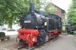 Die Bottwartalbahn am 7. Juni 2012 am Bahnhof Steinheim an der Murr. Denkmallok 99 651 (im Volksmund „Entenmrder“ genannt) auf einem Stck Meterspur direkt am Bahnhofsgebude.