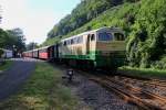 Beim Urlaub am Rhein darf eine fahrt mit dem Vulkan-Eifel-Express natürlich nicht fehlen. Hier steht der Zug mit der D5 der Brohltalbahn aus dem Hause Henschel in Kassel bereit zur Abfahrt rauf nach Engeln. Aufgenommen am 17.07.2014.