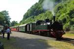 11sm der Brohltalbahn mit einem Sonderzug für Eisenbahnfreunde am 05.06.2015 abfahrbereit im Bahnhof Brohl-Lützing (BE).