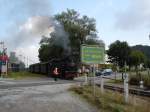 das  chsle  bei der Einfahrt in Warthausen/Biberach,  die 750mm Museums-Schmalspurbahn befhrt die 19km zwischen Warthausen und  Ochsenhausen,  Sept.2004