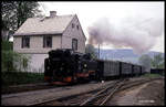 991788 fährt hier am 6.6.1991 um 11.39 Uhr mit dem P 14310 aus Oberwiesenthal in Cranzahl ein.