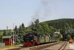 99 785 am 03.08.2013 im Bahnhof Neudorf.