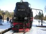 Die Br 99 7238-1 Steht im Winter 2004 Im Harquerbahnbahnhof Drei Annen Hohne zum Wassertanken.