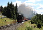 99 7247, auf dem Weg zum Brocken mit P8941 (Drei Annen Hohne - Brocken), wird gleich die Brockenstraße das erste mal kreuzen.

Brocken, 06. August 2017