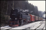 997233steht hier mit ihrem Personenzug zum Brocken am 18.2.1993 um 11.10 Uhr abfahrbereit im Bahnhof Schierke.