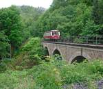 Am 16.06.12 überquert T 42 des DEV das Ilfelder Viadukt, eine Brücke, die am 31.12.1949 nach 1,5 jähriger Bauzeit wieder befahren werden konnte.