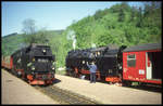 997238 und 997222 begegnen sich hier am 12.5.1994 im Bahnhof Hasserode.